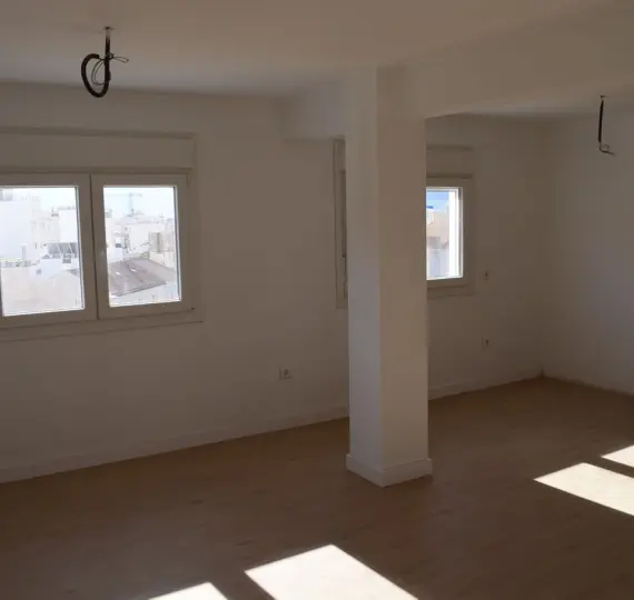 Sale of middle floor apartment in Málaga Centro