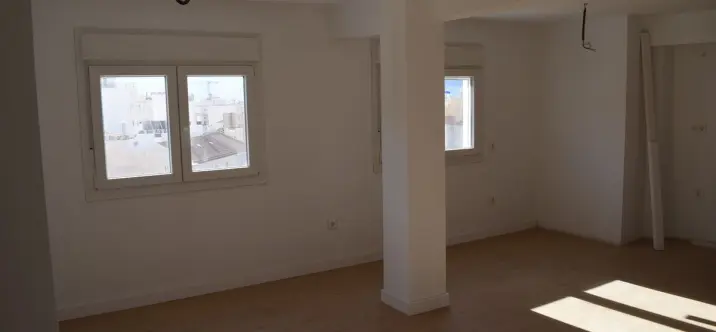 Sale of middle floor apartment in Málaga Centro 2