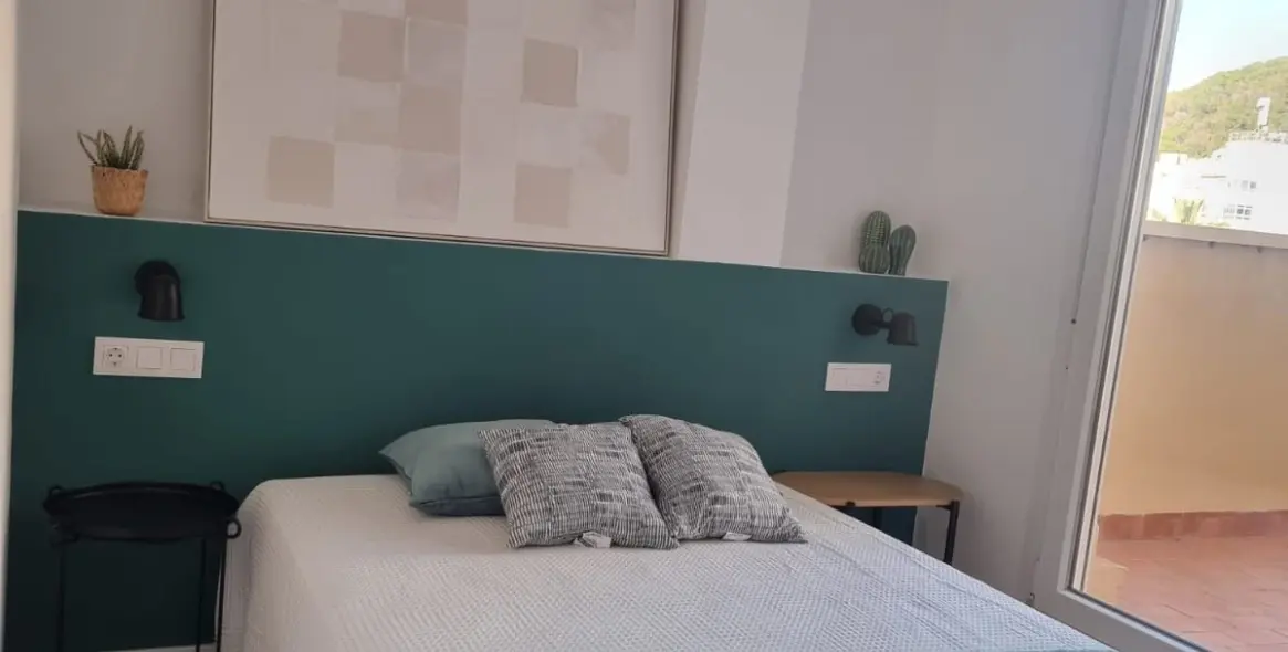 Sale of middle floor apartment in Málaga Centro 4