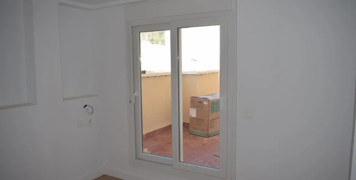Sale of middle floor apartment in Málaga Centro 5