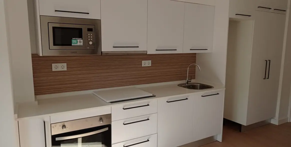 Sale of middle floor apartment in Málaga Centro 6