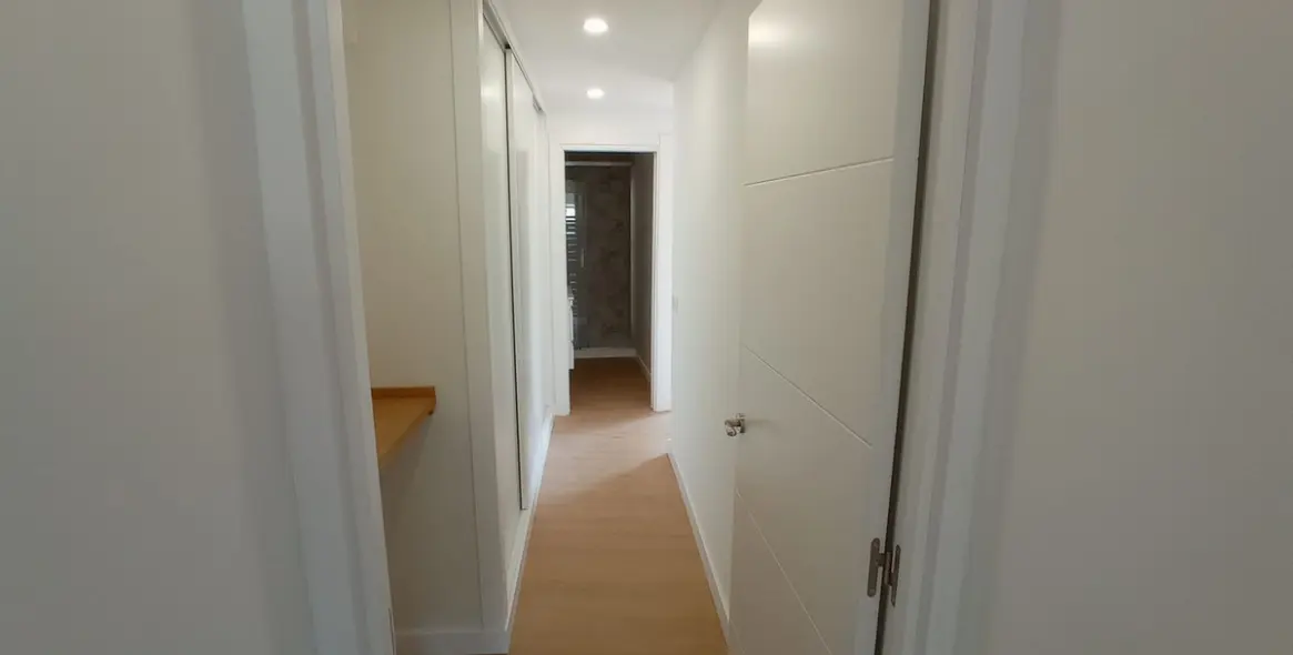 Sale of middle floor apartment in Málaga Centro 13