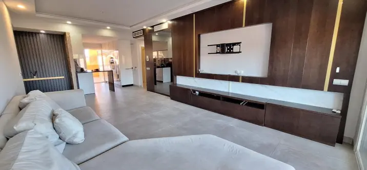 Sale of middle floor apartment in Bel Air 2