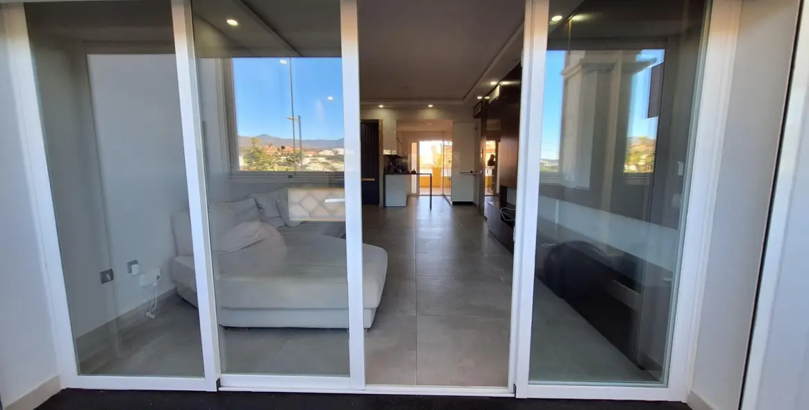 Продажа апартаментов на среднем этаже в Bel Air 11