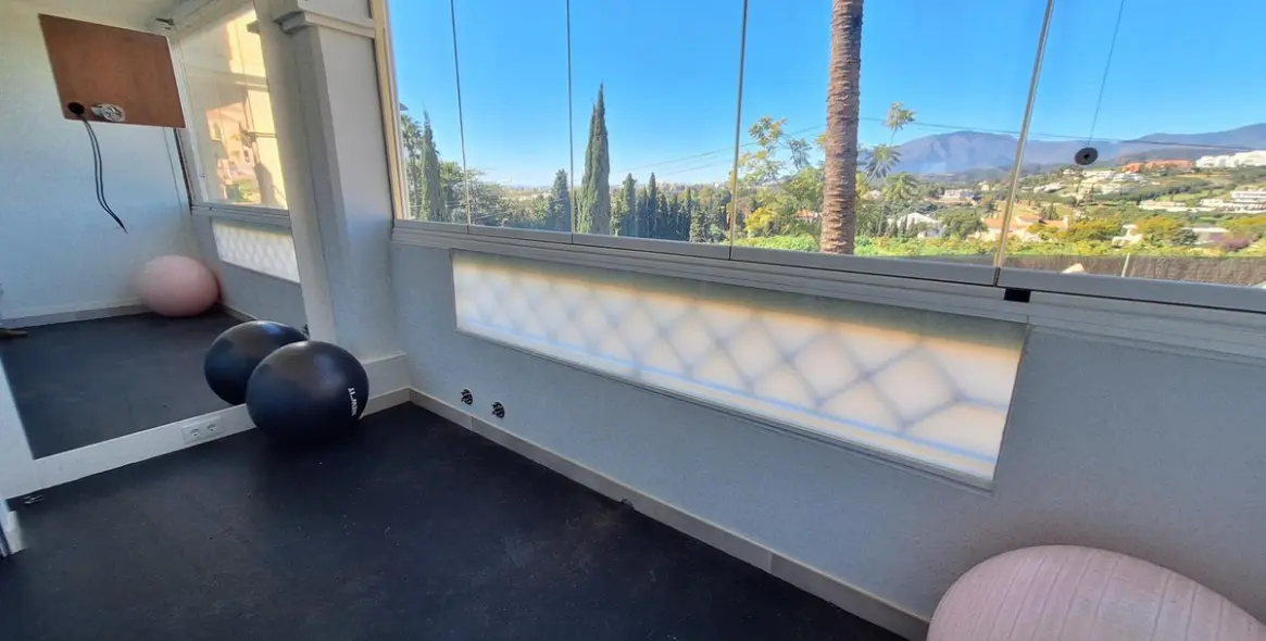 Продажа апартаментов на среднем этаже в Bel Air 16