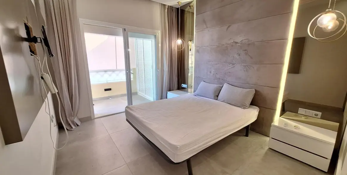 Продажа апартаментов на среднем этаже в Bel Air 18