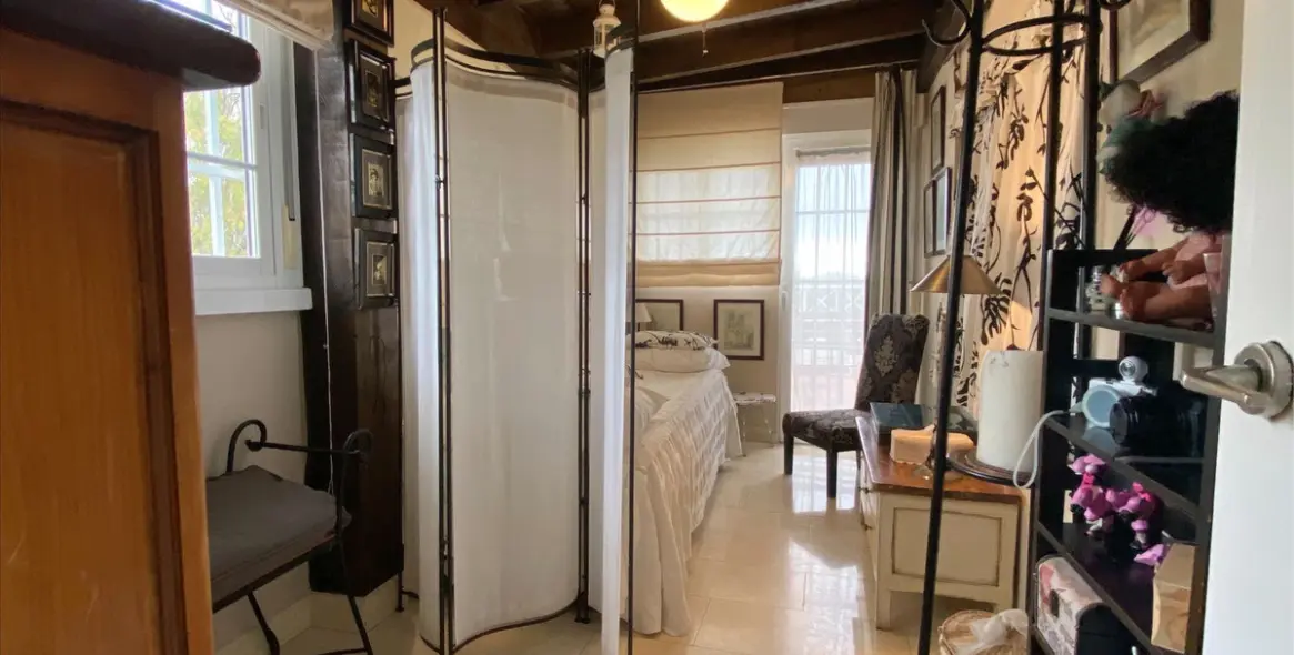 Venta de apartamento en planta media en Río Real 20