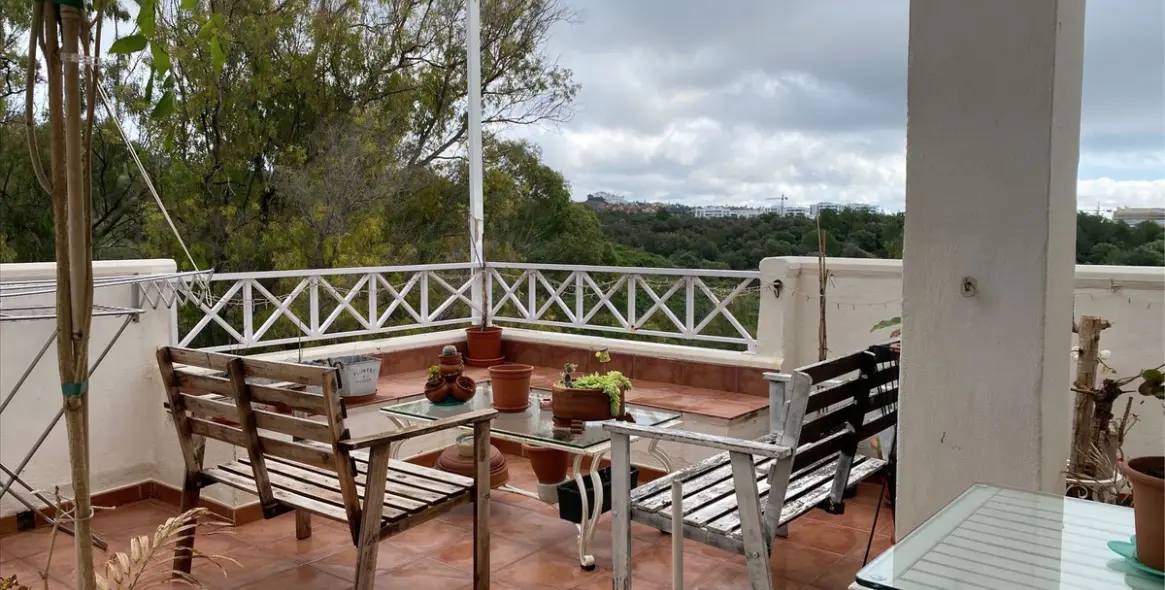 Продажа апартаментов на среднем этаже в Río Real 17