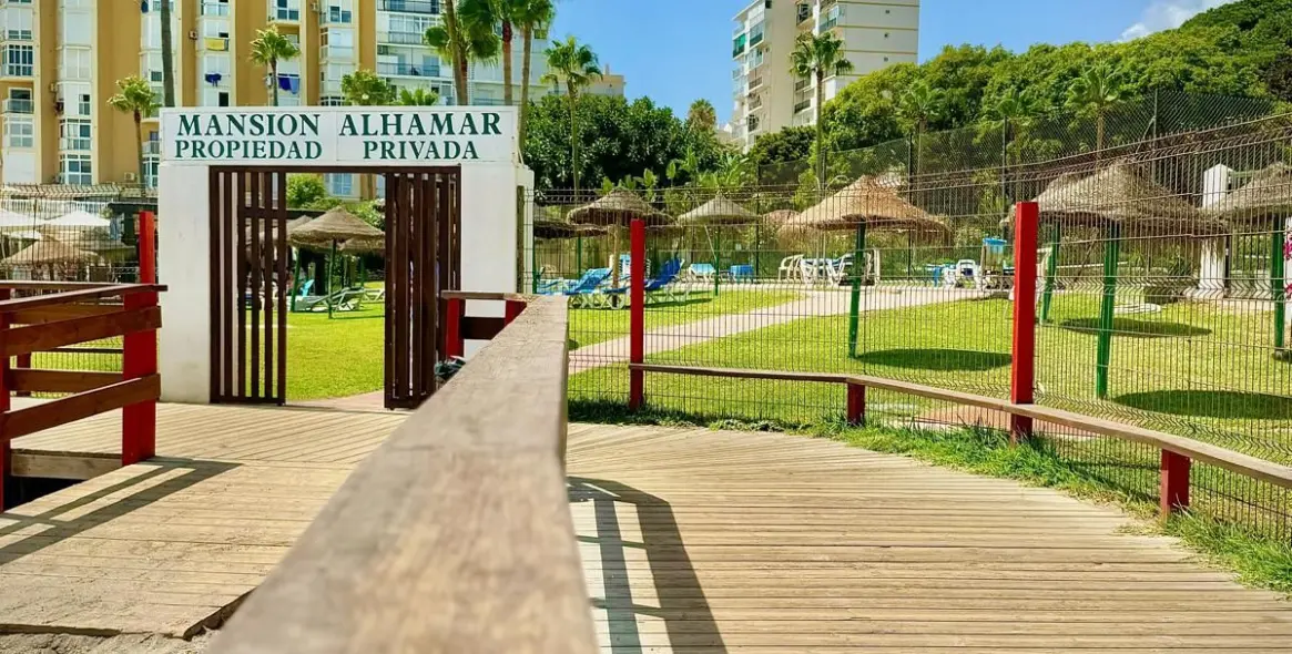 Venta de apartamento en planta media en Calahonda 23