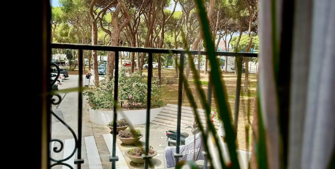 Venta de apartamento en planta media en Calahonda 49