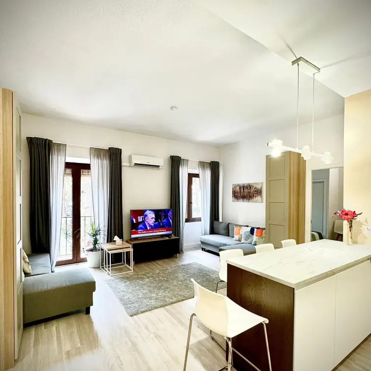 Sale of middle floor apartment in Calahonda