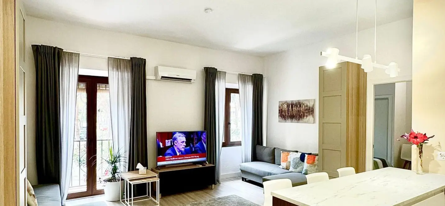 Sale of middle floor apartment in Calahonda 1