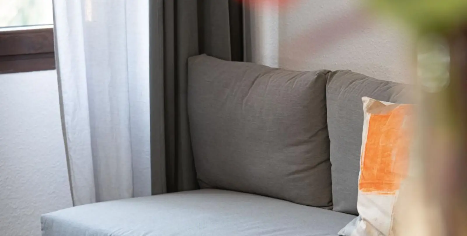 Sale of middle floor apartment in Calahonda 6