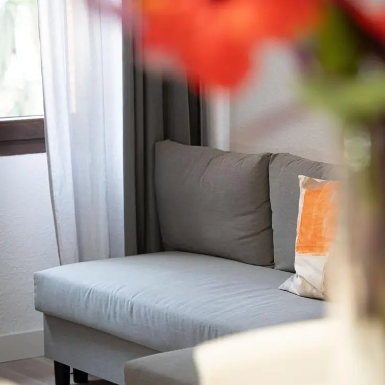 Sale of middle floor apartment in Calahonda