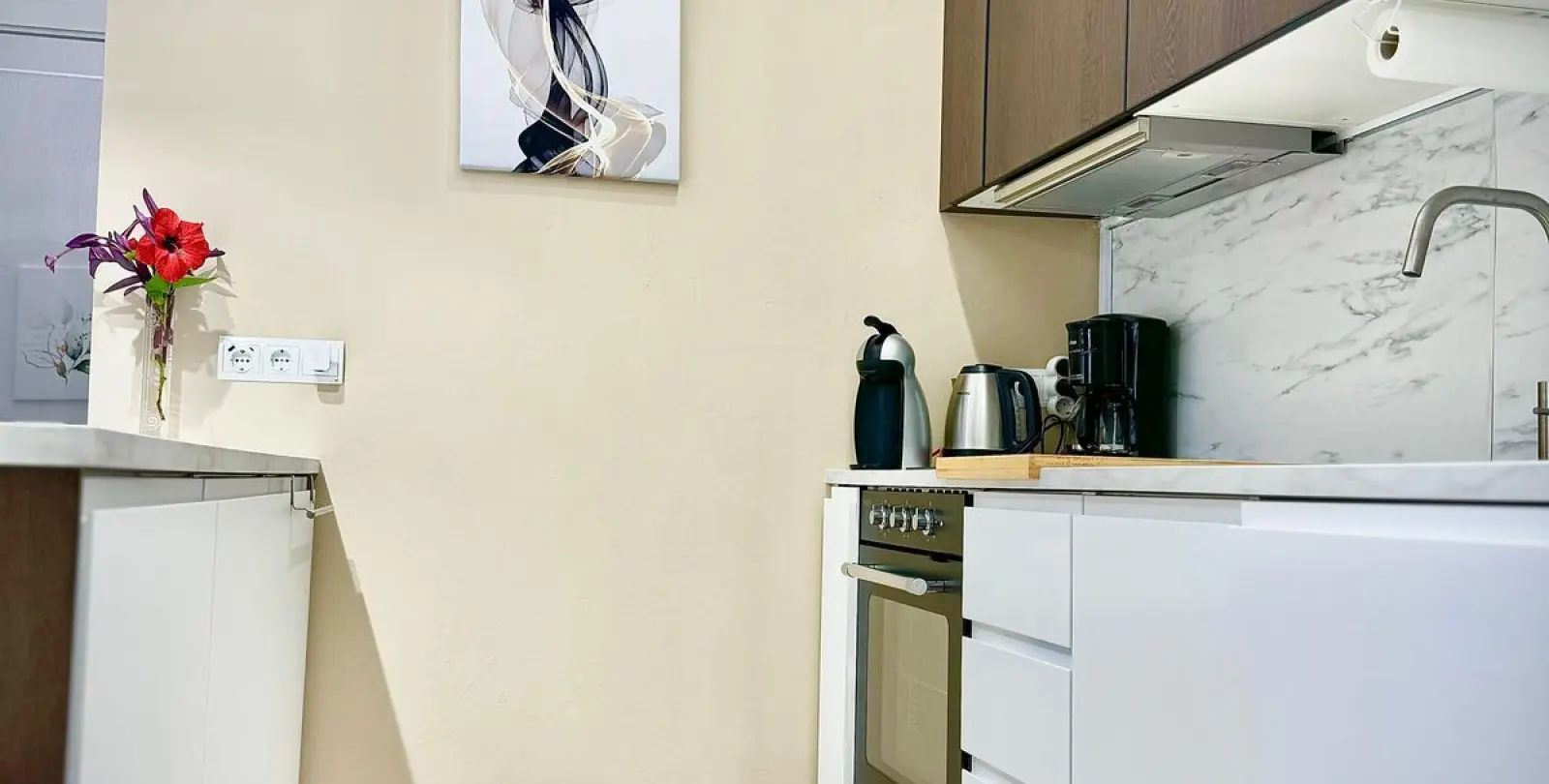 Sale of middle floor apartment in Calahonda 7