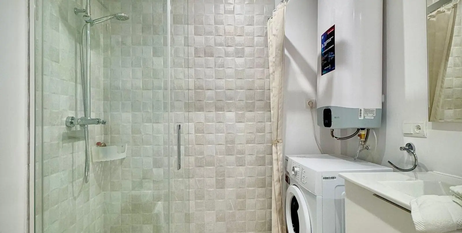 Sale of middle floor apartment in Calahonda 31