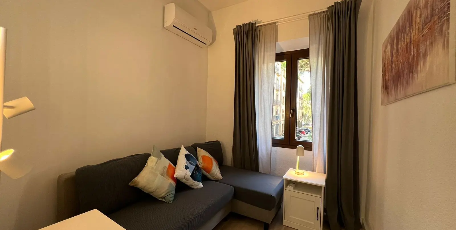 Sale of middle floor apartment in Calahonda 35