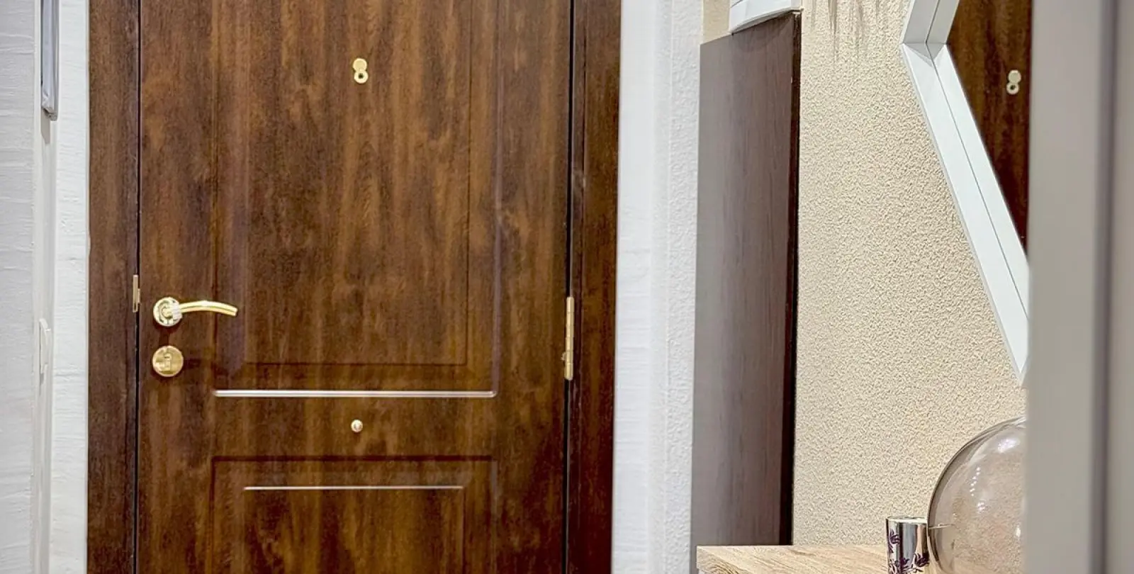 Sale of middle floor apartment in Calahonda 37