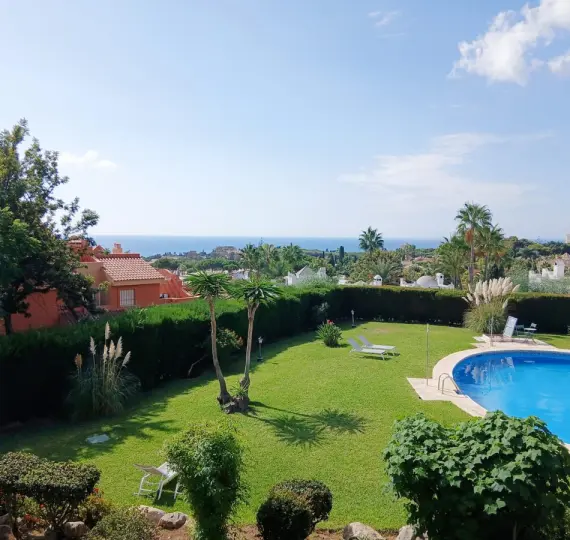 Sale of middle floor apartment in Reserva de Marbella