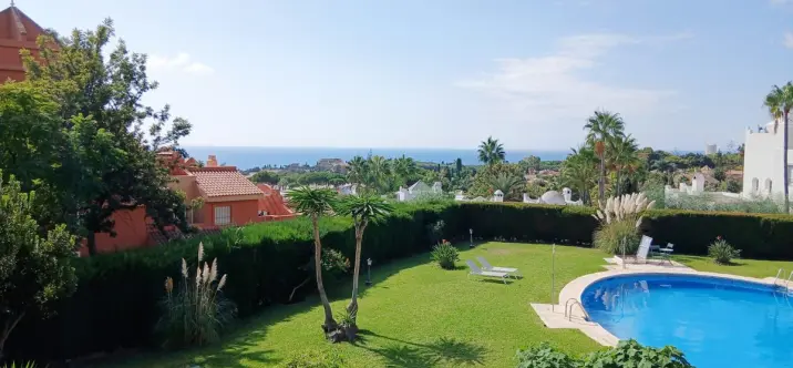 Sale of middle floor apartment in Reserva de Marbella 1