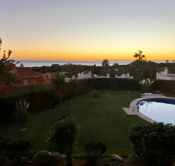 Sale of middle floor apartment in Reserva de Marbella