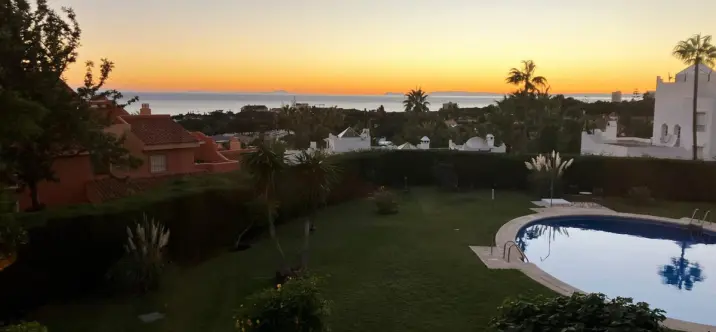 Sale of middle floor apartment in Reserva de Marbella 2