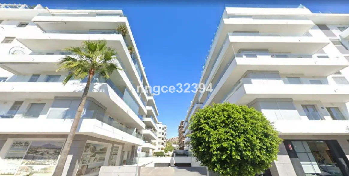 Sale of middle floor apartment in Nueva Andalucía 1