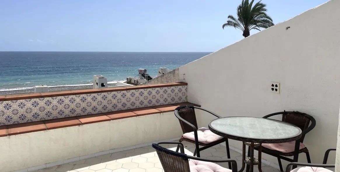 Sale of penthouse duplex in Estepona 2