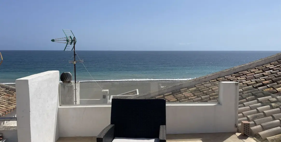 Sale of penthouse duplex in Estepona 3