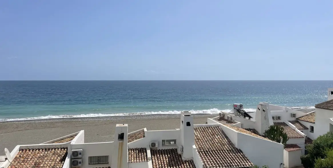 Sale of penthouse duplex in Estepona 4