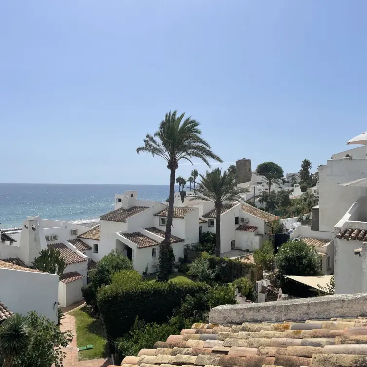 Venta de ático dúplex en Estepona
