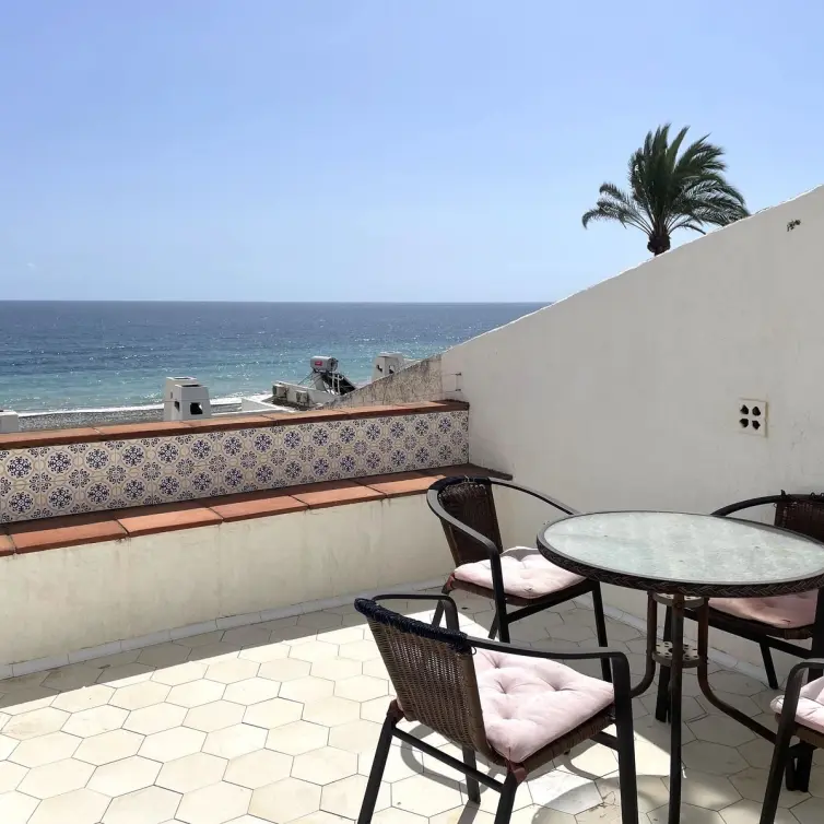 Venta de ático dúplex en Estepona