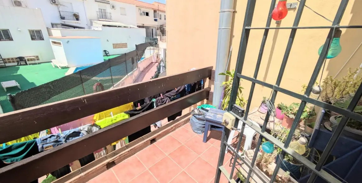 Sale of townhouse in El Pinillo 2