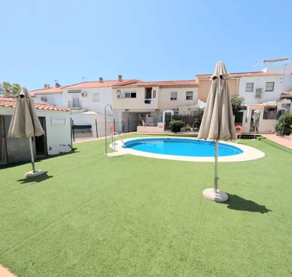 Sale of townhouse in El Pinillo