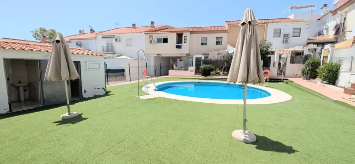 Sale of townhouse in El Pinillo 2