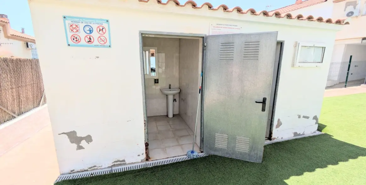 Sale of townhouse in El Pinillo 5