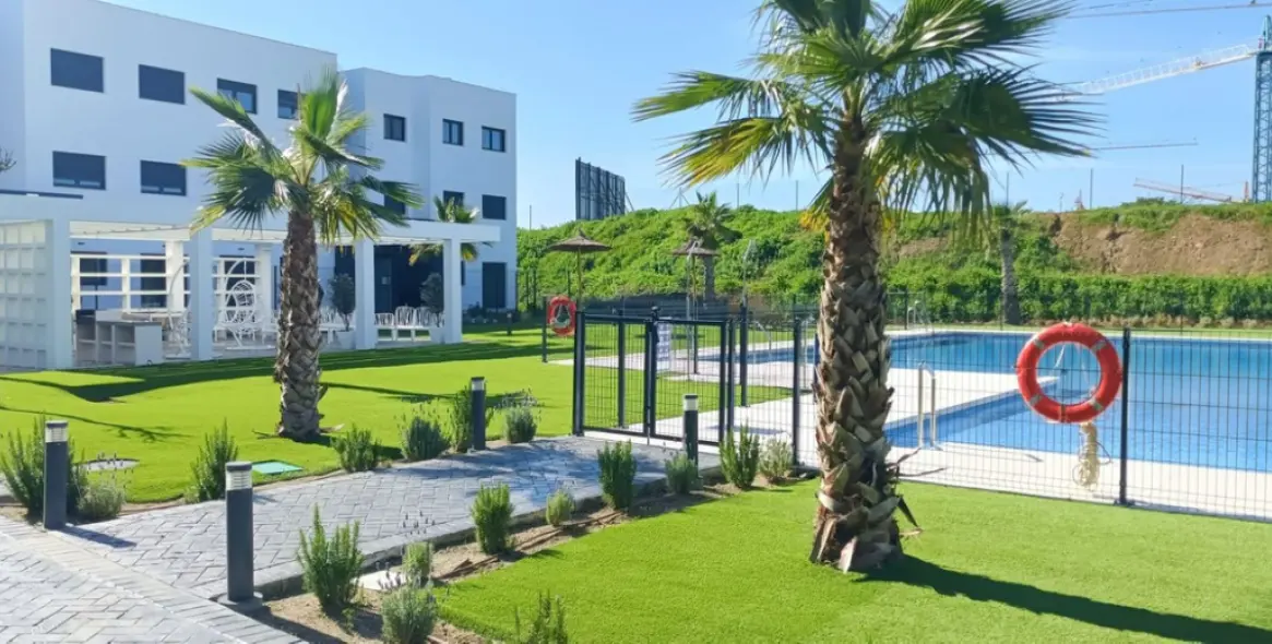 Продажа апартаментов на первом этаже в Estepona 1