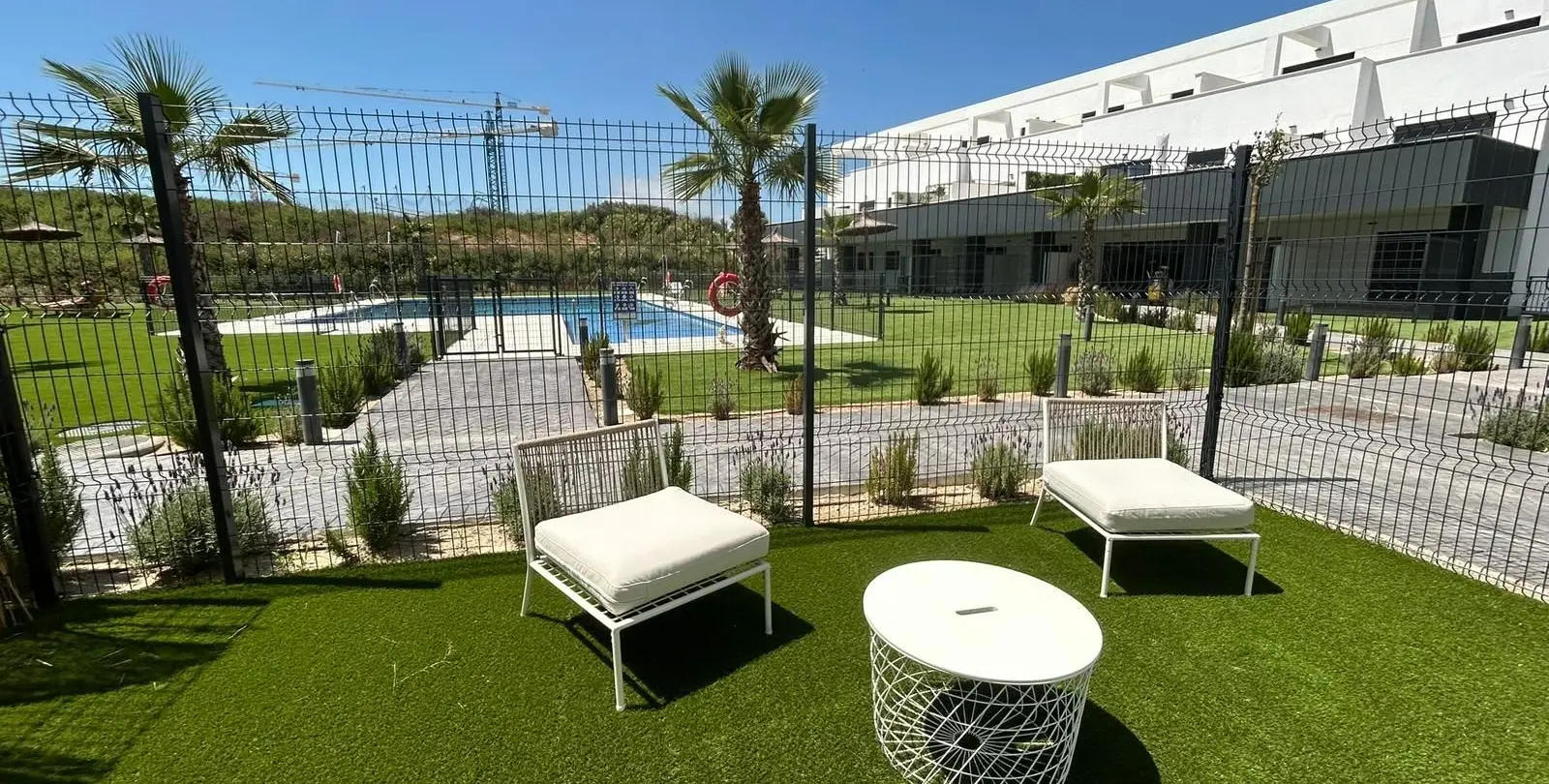 Sale of ground floor apartment in Estepona 1