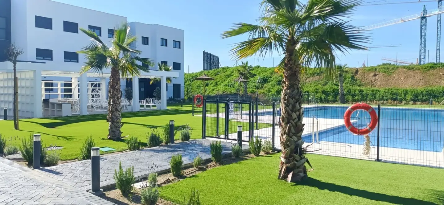 Sale of ground floor apartment in Estepona 1