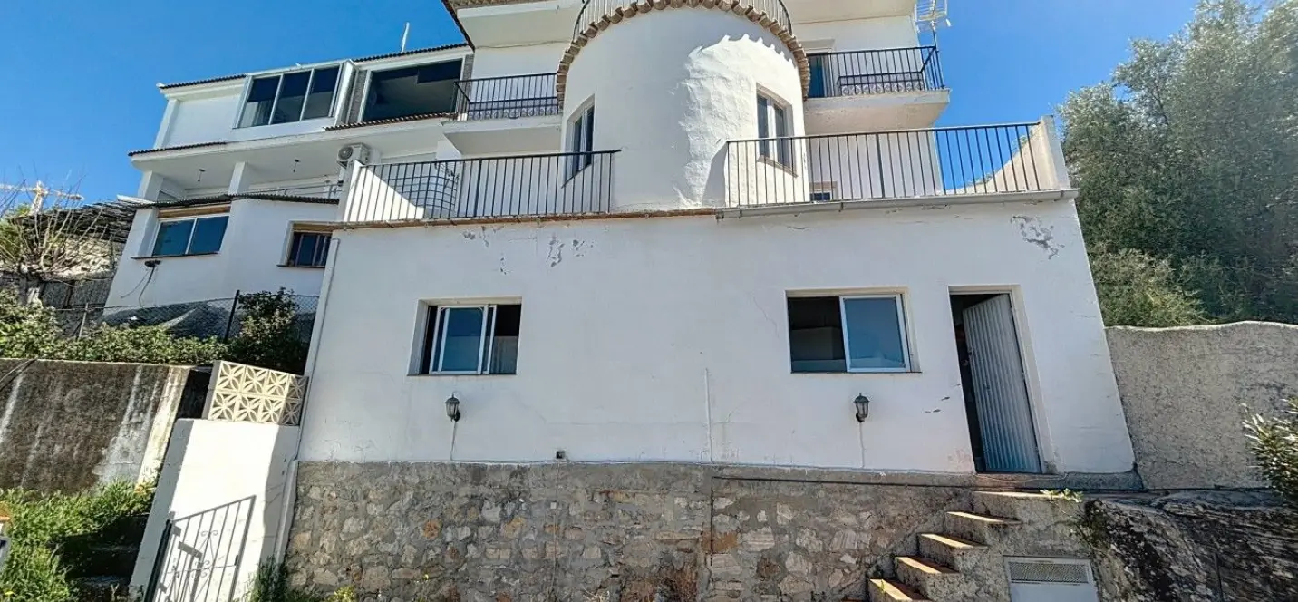 Venta de villa independiente en Cómpeta 1