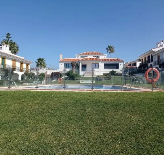 Sale of townhouse in Calahonda