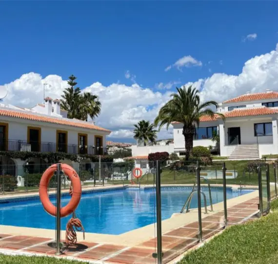 Sale of townhouse in Calahonda