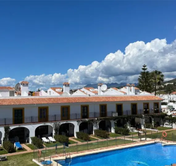 Sale of townhouse in Calahonda