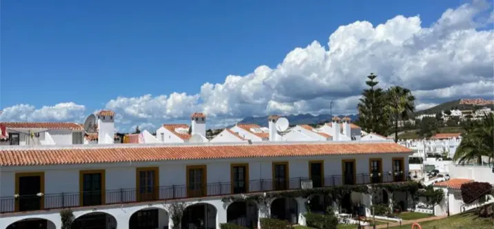 Sale of townhouse in Calahonda 2