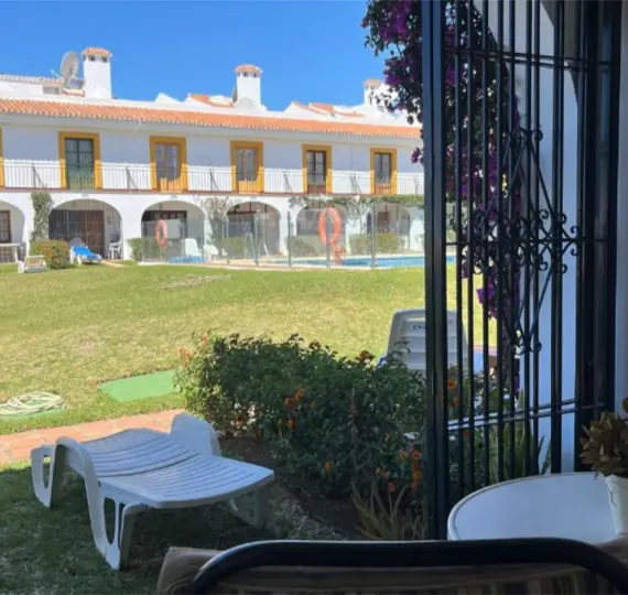 Sale of townhouse in Calahonda