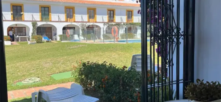 Sale of townhouse in Calahonda 3