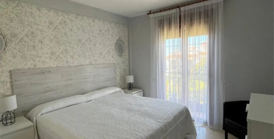 Sale of townhouse in Calahonda 8