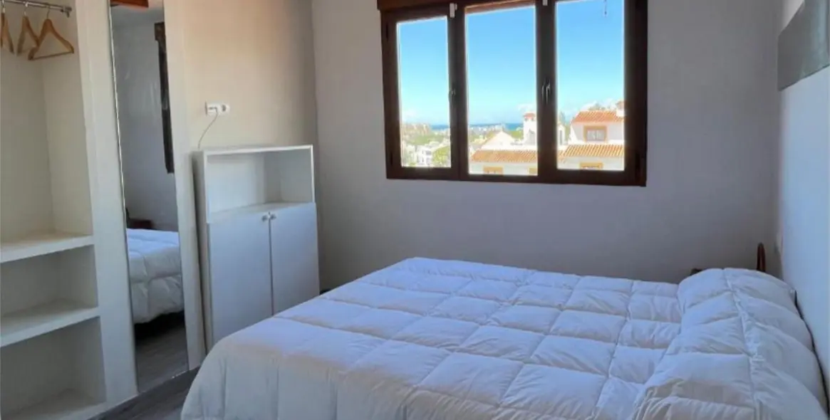 Sale of townhouse in Calahonda 10