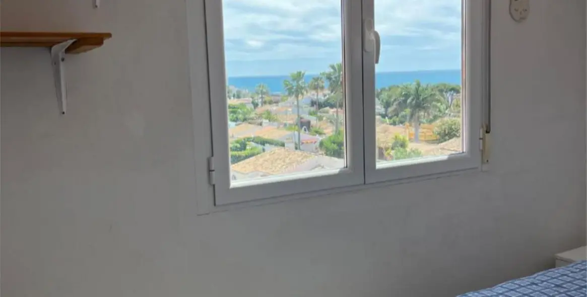 Sale of townhouse in Calahonda 11