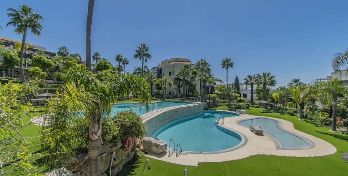 Sale of ground floor apartment in Los Flamingos 15